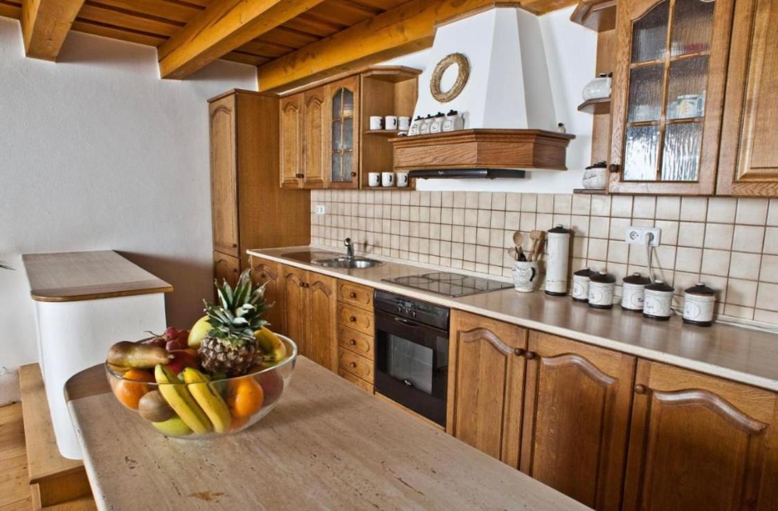 Vip Miku Apartman 2 Микулов Екстериор снимка